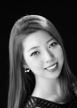 Julia Hwang